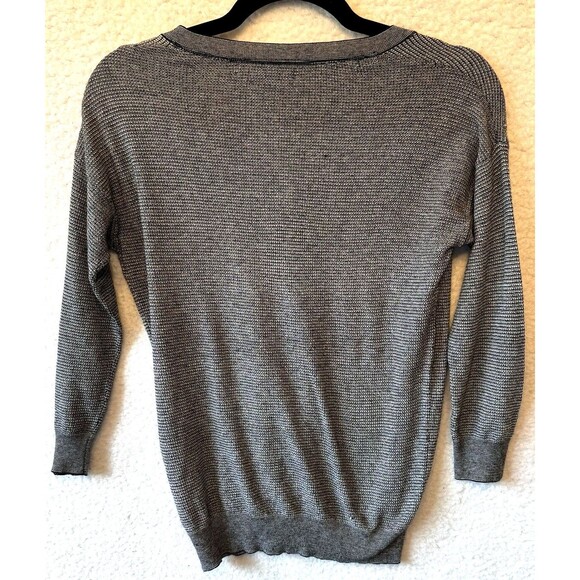 BANANA REPUBLIC Pullover V-Neck Gray Knit Sweater Women's Size‎ XS Silk Blend - Picture 9 of 9